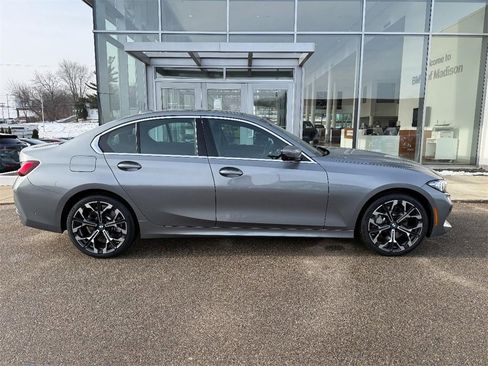 Used 2025 BMW 330i xDrive Sedan image 2