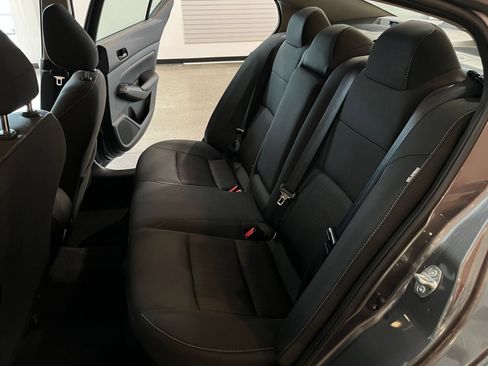 Used 2025 Nissan Altima 2.5 SV FWD image 38