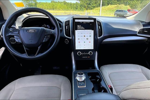 Used 2022 Ford Edge SE w/ Black Appearance Package AWD/4WD image 7