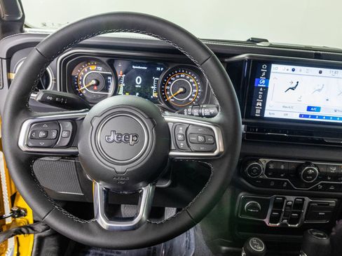 New 2026 Jeep Wrangler Unlimited Sahara AWD/4WD image 27