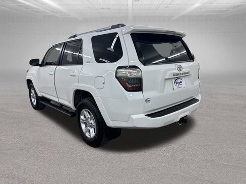 Used 2022 Toyota 4Runner SR5 Premium w/ Moonroof Package AWD/4WD image 8