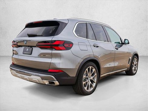 New 2026 BMW X5 xDrive50e w/ Climate Comfort Package AWD/4WD image 5