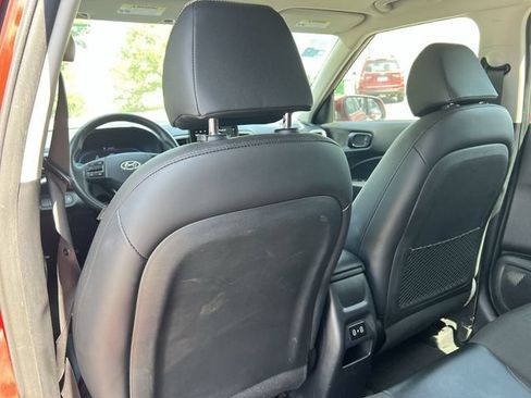 Used 2024 Hyundai Venue Limited FWD image 36