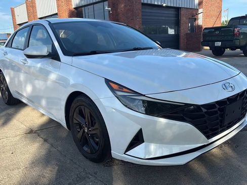 Used 2021 Hyundai Elantra SEL FWD image 7