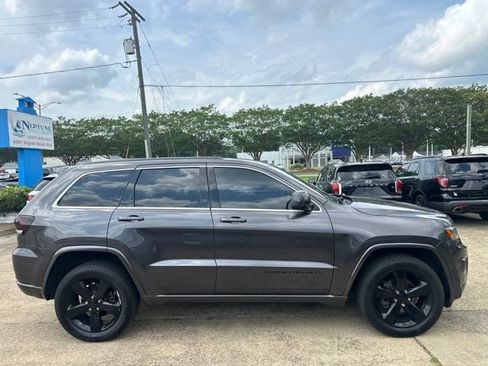 Used 2015 Jeep Grand Cherokee Altitude AWD/4WD image 4