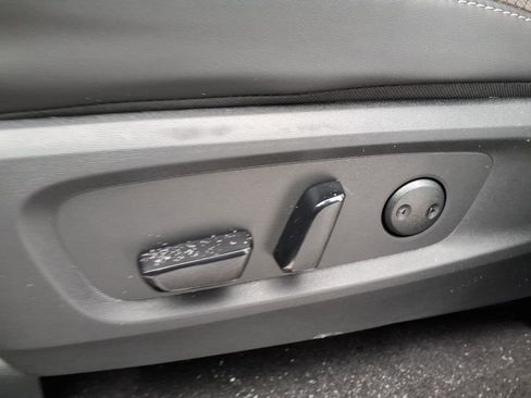 New 2026 Nissan Pathfinder SL image 25