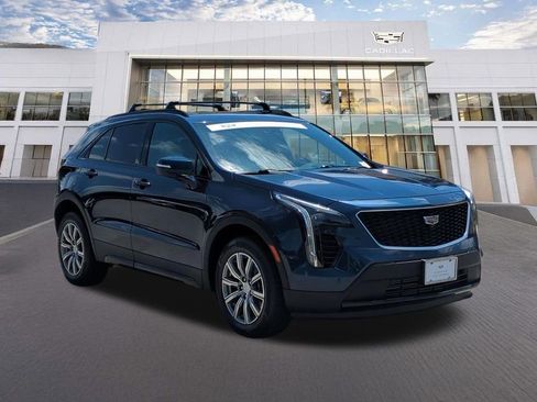 Certified 2022 Cadillac XT4 Sport FWD image 3