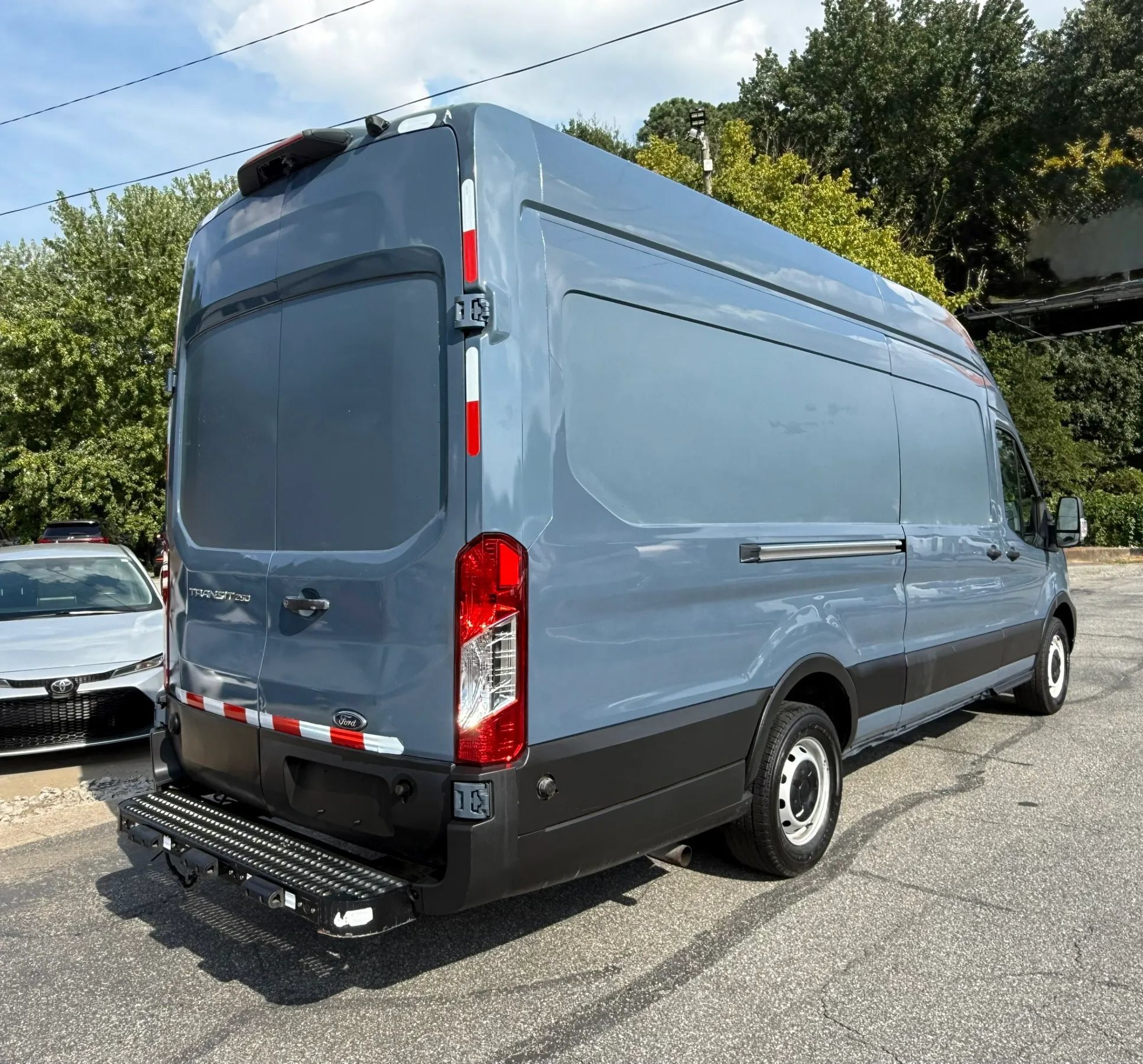 Used 2021 Ford Transit 250 148 High Roof Extended w/ Parcel Delivery Package RWD image 5