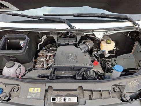 Used 2024 Mercedes-Benz Sprinter 4500 image 28