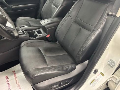 Used 2017 Nissan Rogue SL image 17