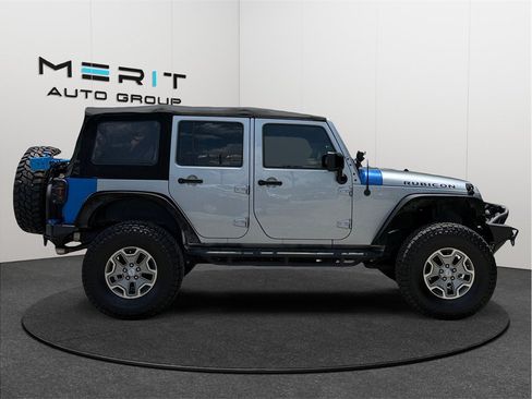 Used 2015 Jeep Wrangler Unlimited Rubicon w/ Connectivity Group AWD/4WD image 10