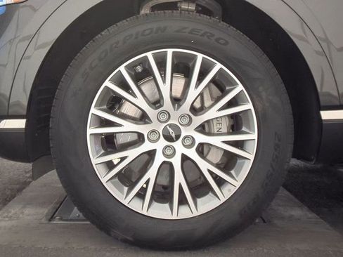 Used 2025 Genesis GV80 2.5T Standard AWD/4WD image 10