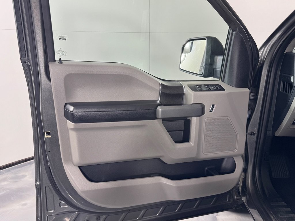 Used 2017 Ford F150 XLT AWD/4WD image 10