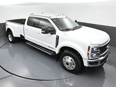 Used 2026 Ford F450 Lariat w/ FX4 Off-Road Package AWD/4WD image 37