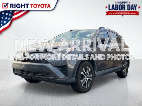 Used 2018 Toyota RAV4 LE FWD image 1