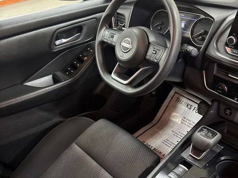 Used 2024 Nissan Rogue SV image 28