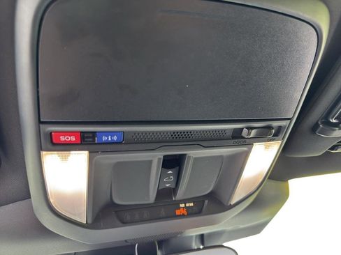 Used 2025 Subaru Forester Premium AWD/4WD image 17