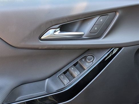 New 2026 Chevrolet Equinox LT image 8