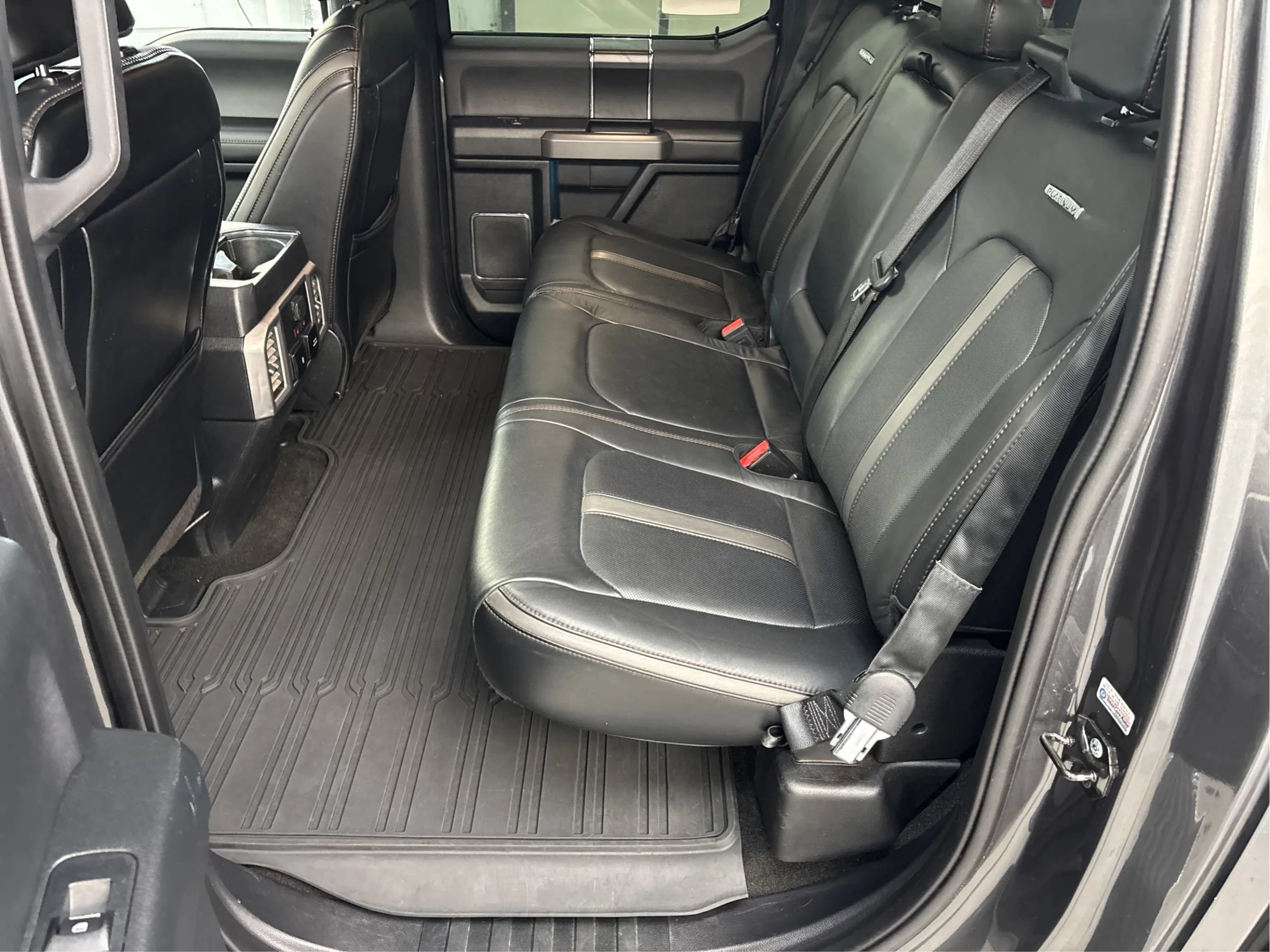Used 2019 Ford F150 Platinum w/ Equipment Group 701A Luxury AWD/4WD image 14