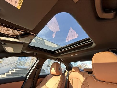 Used 2025 BMW 330i xDrive 330i xDrive w/ M Sport Package image 24