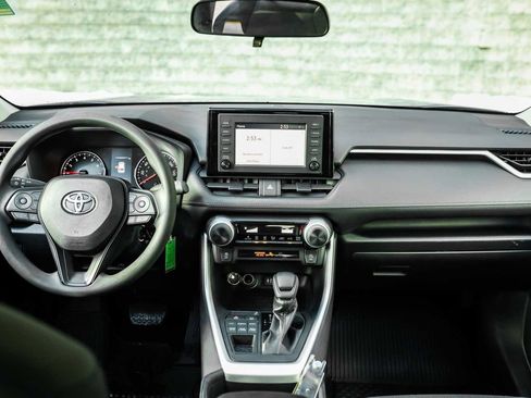 Used 2019 Toyota RAV4 LE image 25