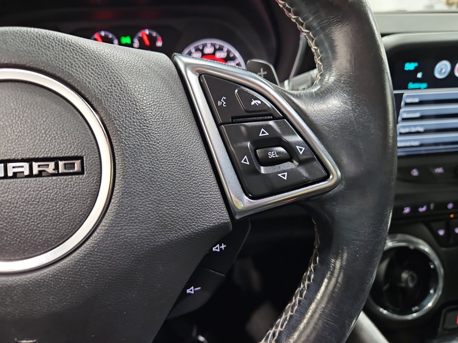Used 2017 Chevrolet Camaro LT w/ Technology Package RWD image 22