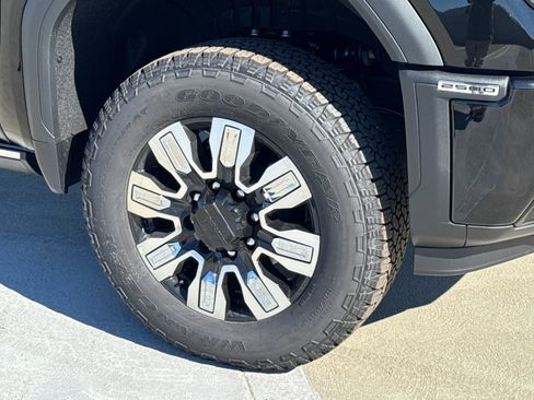 New 2026 GMC Sierra 2500 Denali w/ Denali Reserve Package image 6