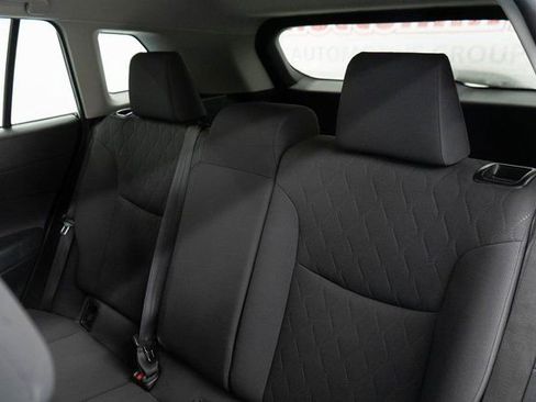 Used 2022 Toyota Corolla Cross LE image 17