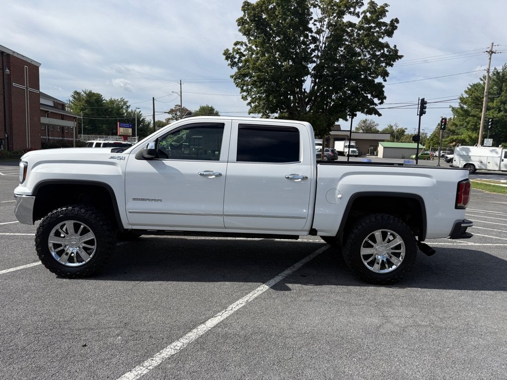 Used 2018 GMC Sierra 1500 SLT w/ SLT Premium Package AWD/4WD image 2