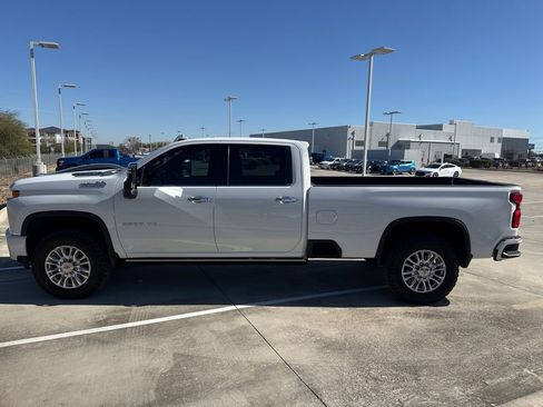 Used 2022 Chevrolet Silverado 3500 High Country w/ Z71 Off-Road Package image 3