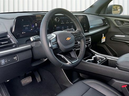 New 2026 Chevrolet Traverse LT w/ Driver Confidence Package image 3
