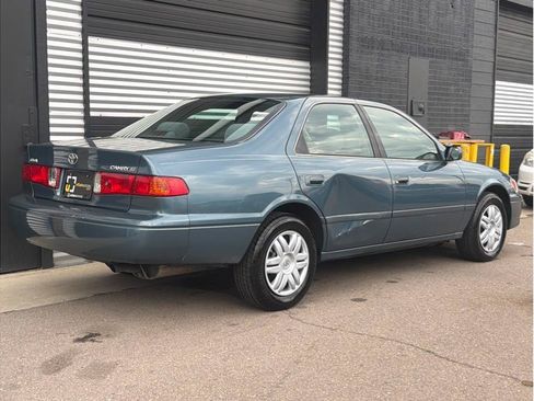 Used 2001 Toyota Camry LE FWD image 3
