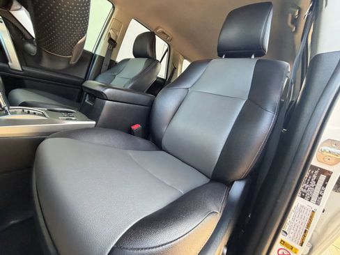 Used 2018 Toyota 4Runner SR5 Premium image 25