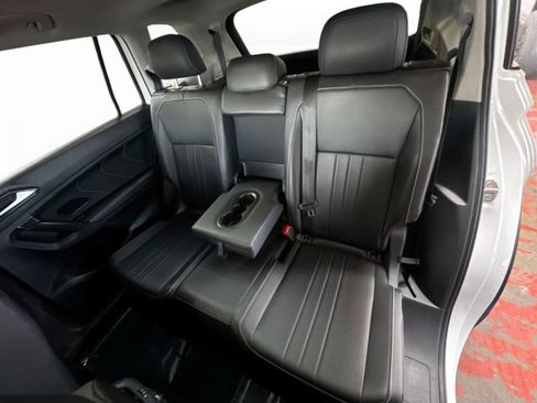 Certified 2023 Volkswagen Tiguan SE w/ Panoramic Sunroof Package FWD image 26