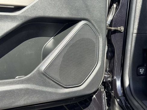 Certified 2022 Ford Explorer XLT w/ Equipment Group 202A image 19