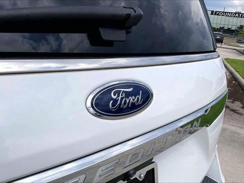 Used 2020 Ford Expedition XLT RWD image 25