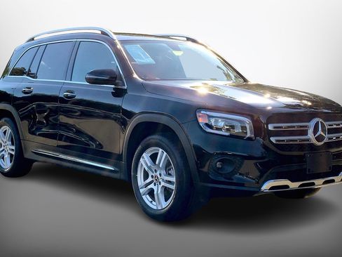 Used 2023 Mercedes-Benz GLB 250 4MATIC image 3