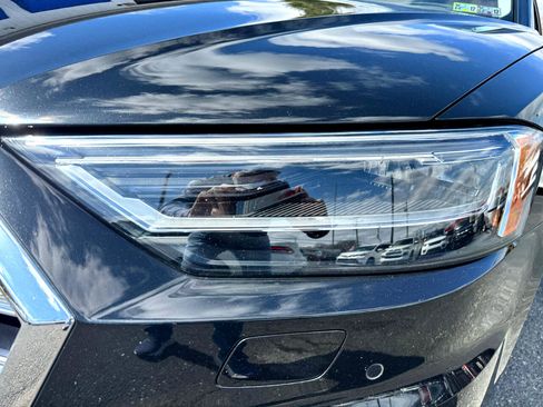 Used 2021 Audi A8 L 3.0T w/ Executive Plus Package image 23