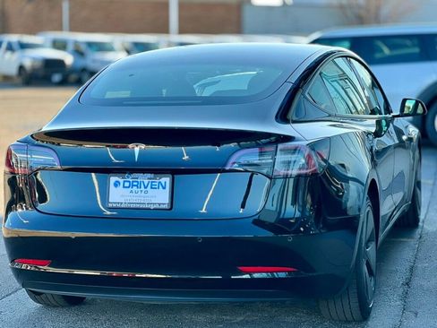 Used 2021 Tesla Model 3 Standard Range Plus image 5