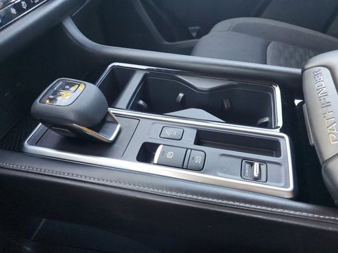 Used 2022 Nissan Pathfinder S image 33