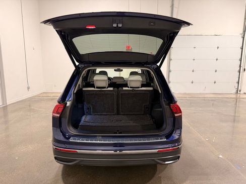 Used 2022 Volkswagen Tiguan SE image 9