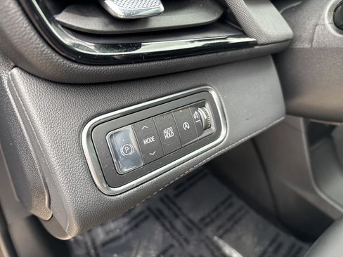 Used 2025 Buick Enclave Preferred image 21