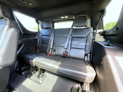 Used 2021 Chevrolet Tahoe Premier w/ Premium Package AWD/4WD image 24