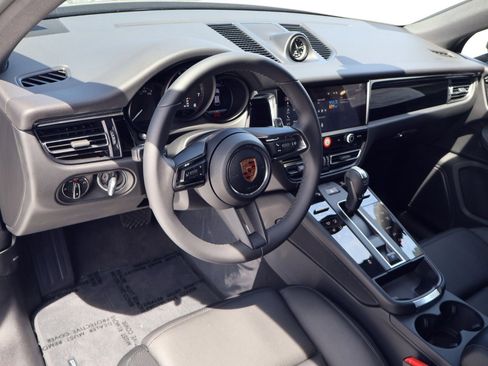 New 2026 Porsche Macan AWD/4WD image 4