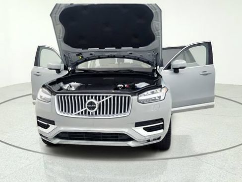 Used 2025 Volvo XC90 B6 Plus w/ Protection Package Premier AWD/4WD image 12