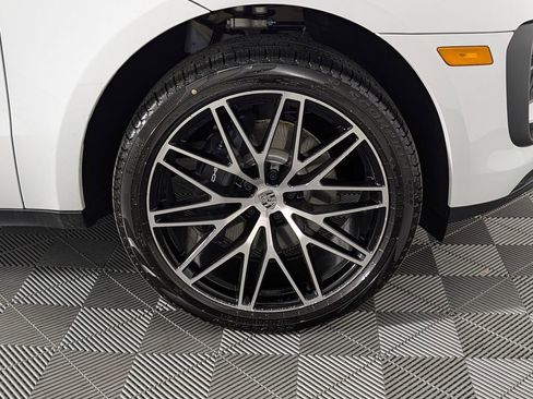 New 2026 Porsche Macan image 14