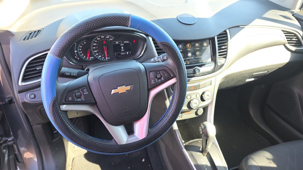 Used 2019 Chevrolet Trax LT w/ LT Convenience Package FWD image 14