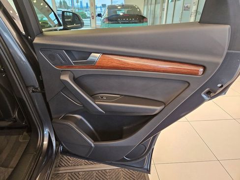 Used 2023 Audi Q5 2.0T Premium w/ Convenience Package image 29