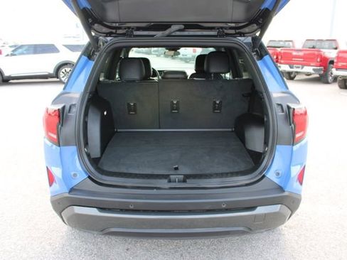 Used 2025 GMC Terrain Elevation w/ Elevation Premium Package FWD image 7
