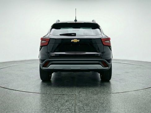 Used 2025 Chevrolet Trax LT FWD image 7